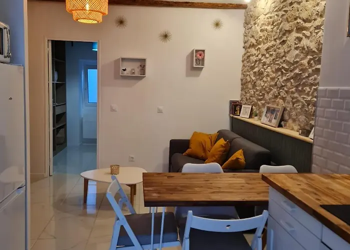 Sete, T2 Cosy Et Atypique, Jardin Chateau D'eau, Centre *